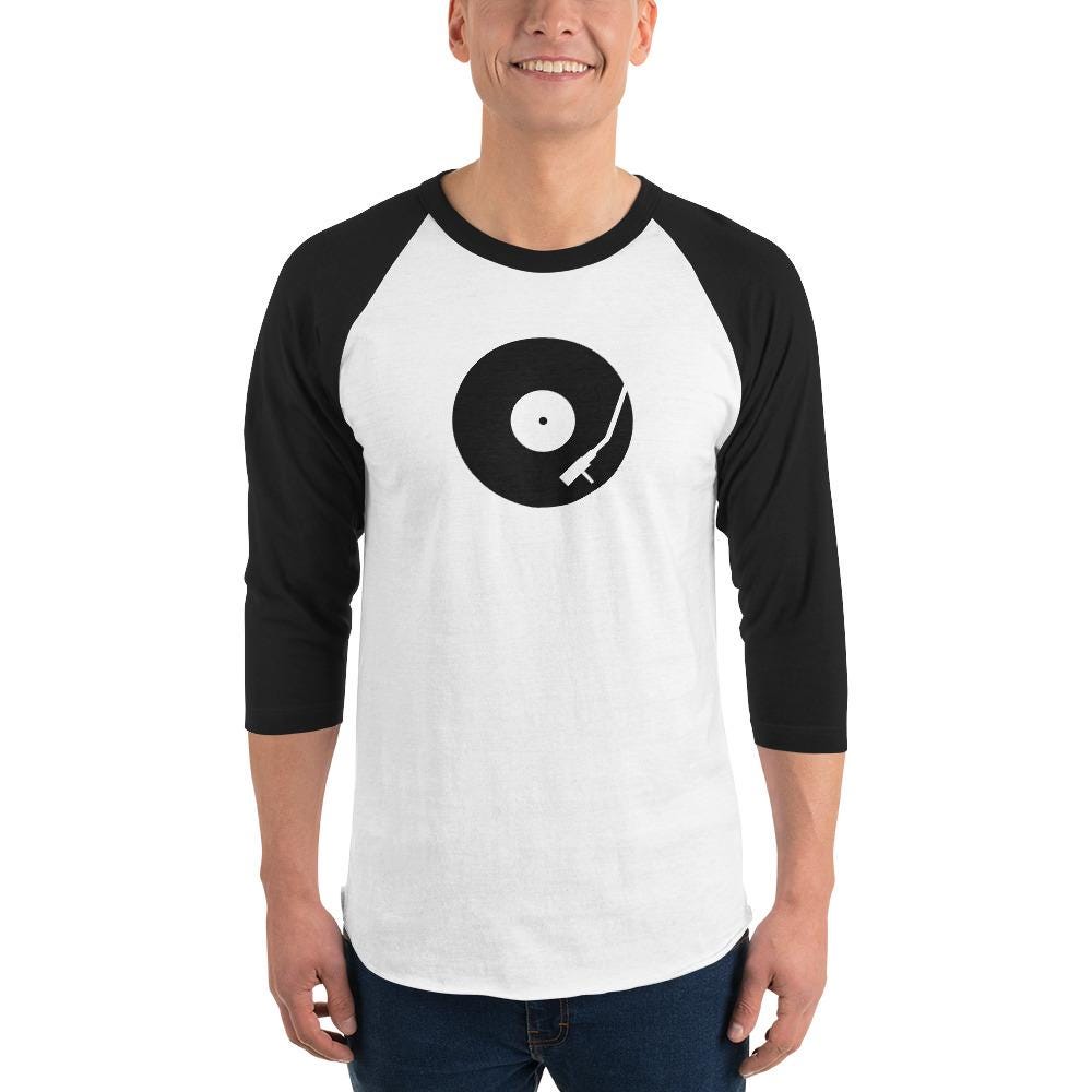 3/4 sleeve raglan shirt